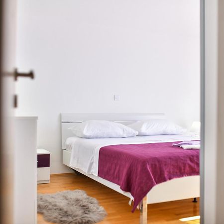 Hotel Apartman Novokmet-Crno Zadar Exterior foto