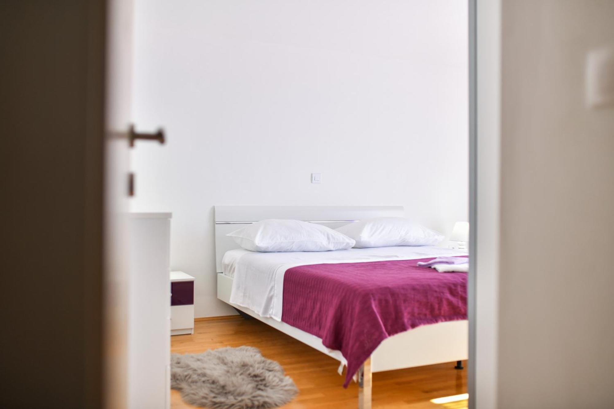 Hotel Apartman Novokmet-Crno Zadar Exterior foto